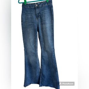 Vanilla Star junior size 9 jeans.  EUC These are amazing!  Vintage vibe flare!